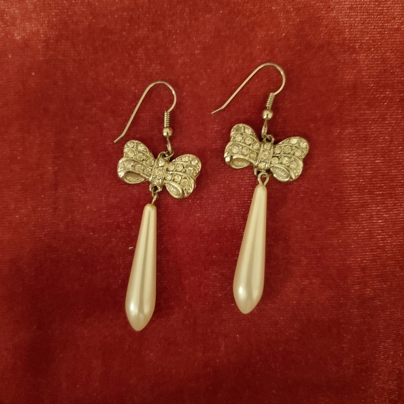 Earrings - Picture 2 of 3